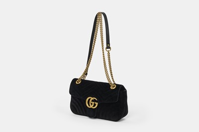 Lot 6 - Gucci GG Marmont Velvet Flap Shoulderbag