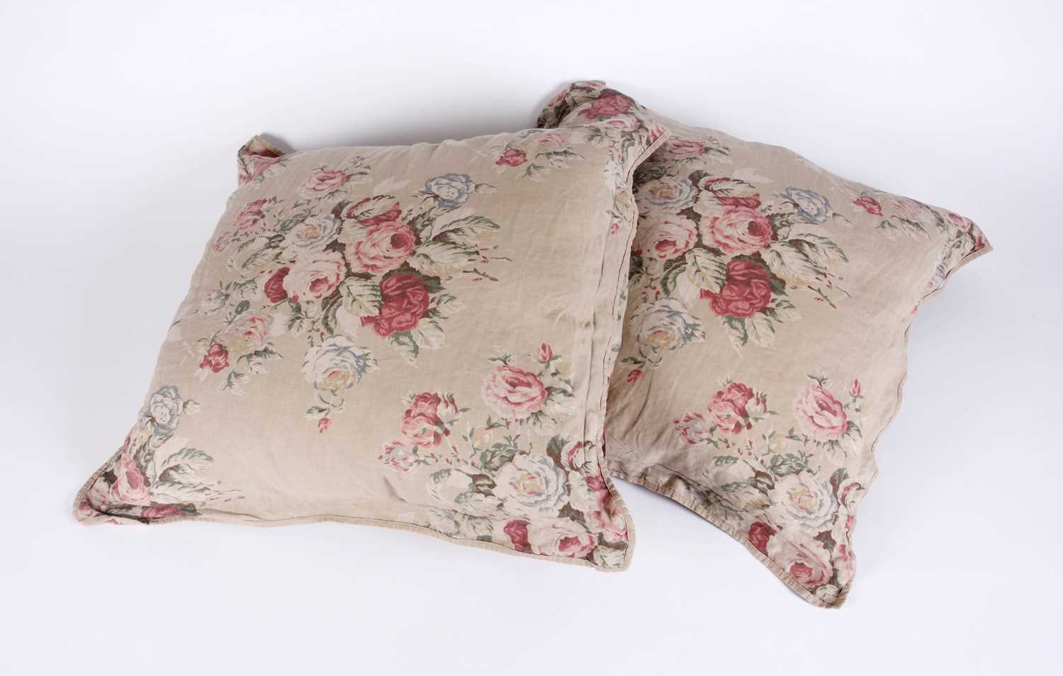 Lot 67 - A pair of Ralph Lauren Flange accent pillow cases with inserts