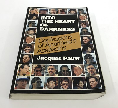 Lot 667 - ,Pauw, J. Into the Heart of Darkness: Confessions of Apartheid's Assassins