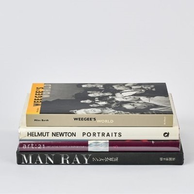 Lot 282 - A collection of four books on International Art